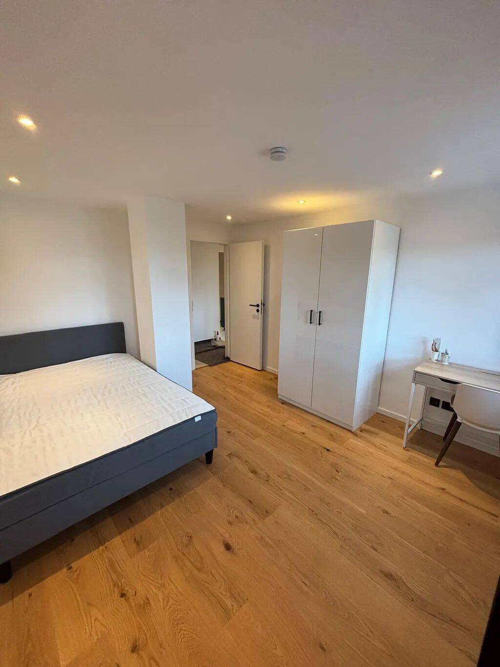 Möbliertes WG-Zimmer ab sofort verfügbar / Stadelheimer Straße 23, München / WE7 / Zi.1, 81549 München (Obergiesing Ramersdorf-Perlach Untergiesing-Harlaching)