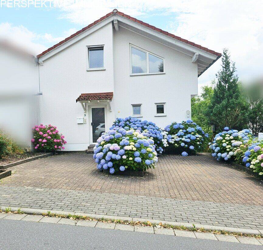 Großzügige Doppelhaushälfte mit Einliegerwohnung in ruhiger Lage von Nieder-Kinzig, 64732 Bad König
