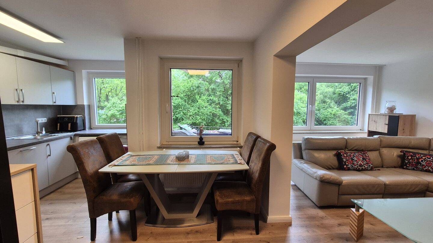Kernsanierte 2,5-Zimmer-Wohnung mit Südbalkon in Hamburg-Eidelstedt, 22523 Hamburg (Eimsbüttel Eidelstedt)