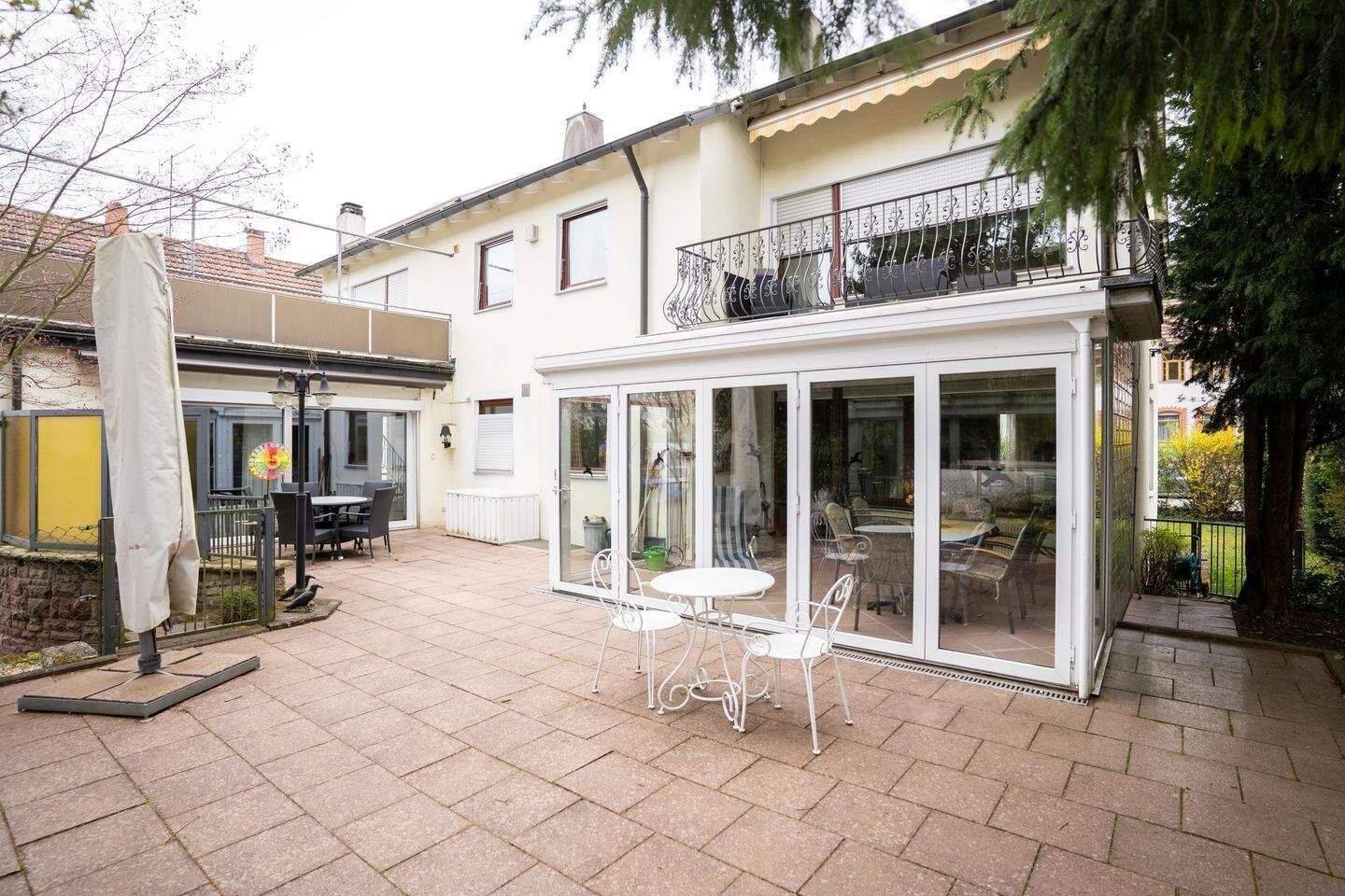 6-Zimmer-EG-Wohnung mit Wintergarten, Kamin & Gartenzugang, 78532 Tuttlingen