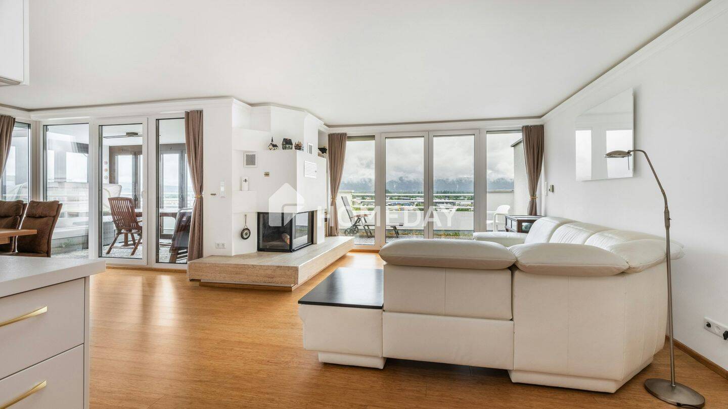 Stilvoll wohnen mit Weitblick – exklusive Wohnung mit Wintergarten, zwei Balkonen und Kamin, 78315 Radolfzell am Bodensee