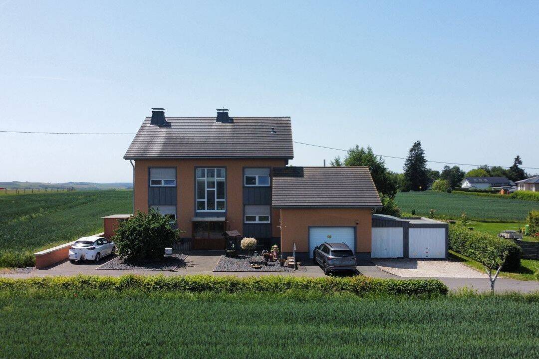 Direkt einziehen – Schönes Zweifamilienhaus in Karlshausen, 54673 Karlshausen