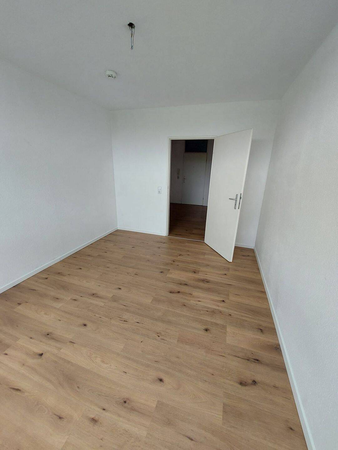 Hochwertige 3-Zimmer-Wohnung mit Balkon im 8. Stock in Mönchengladbach-Römerbrunnen, 41238 Mönchengladbach