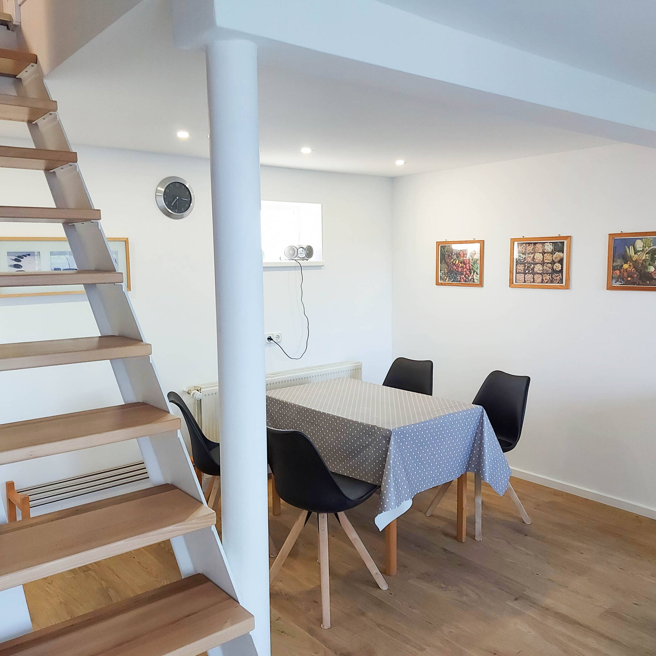 Ferienwohnung mit 2 Schlafzimmern, verkehrsgünstig Richtung Hamburg-Hafen/ HH-Finkenwerder, 21635 Jork