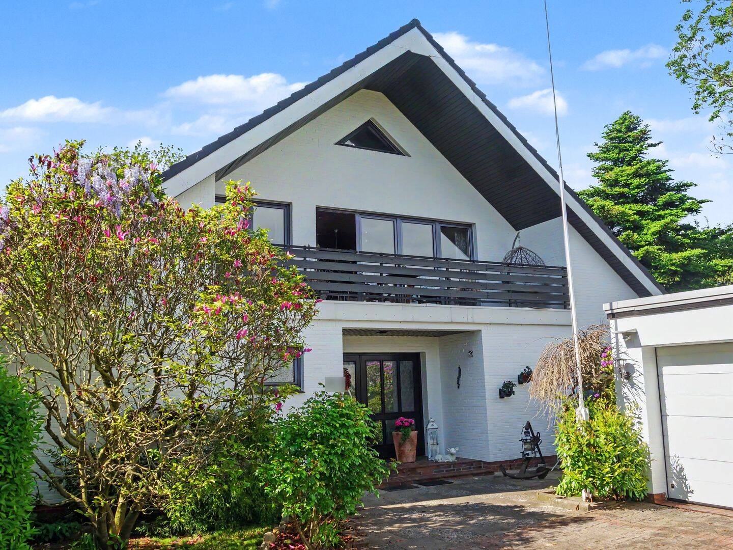 Großzügiges Architektenhaus mit Garage in bevorzugter Lage Nähe Elbdeich in Brunsbüttel, 25541 Brunsbüttel