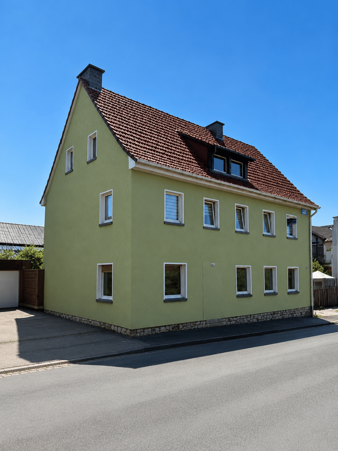 Verkauf im Bieterverfahren: 3-Parteienhaus mit Entwicklungspotenzial in Hennef-Uckerath, 53773 Hennef (Sieg)