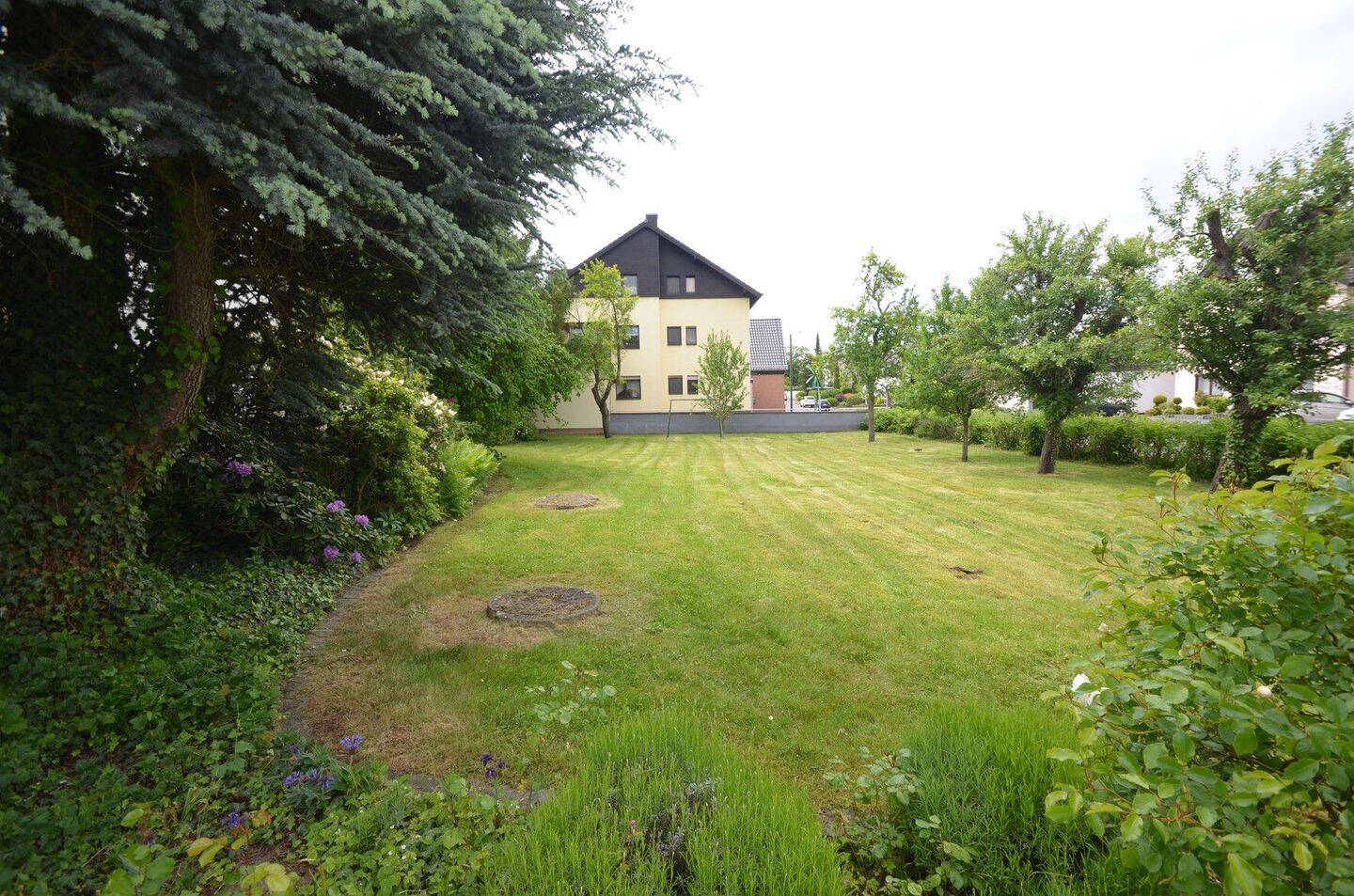 Individuelles Einfamilienhaus mit sehr großem Garten, 53332 Bornheim