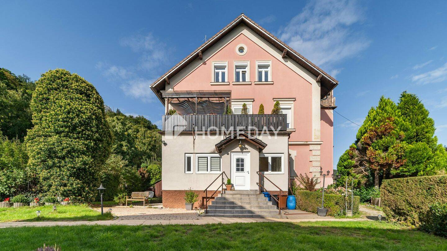 Lichtdurchflutete 2-Zimmer-Wohnung mit Wintergarten, Garage und Garten in Kelheim, 93309 Kelheim