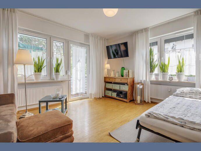 Möbliert: Möblierte Erdgeschosswohnung in Moosach, 80993 München (Moosach)
