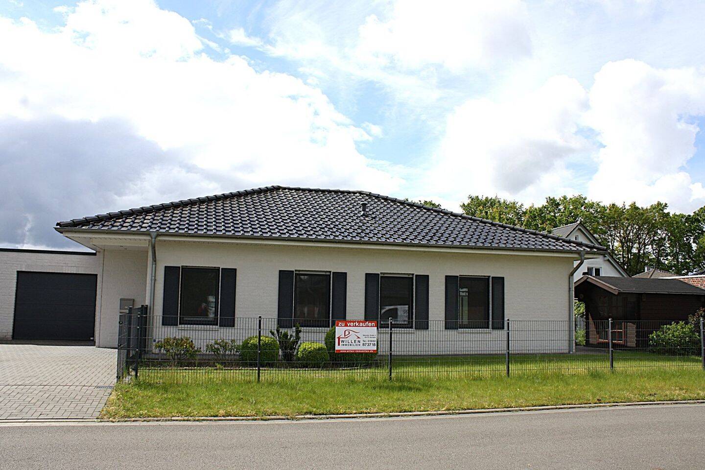 Bungalow in Seenähe ruhig, ebenerdig, modern & sofort bezugsfrei, 49770 Herzlake
