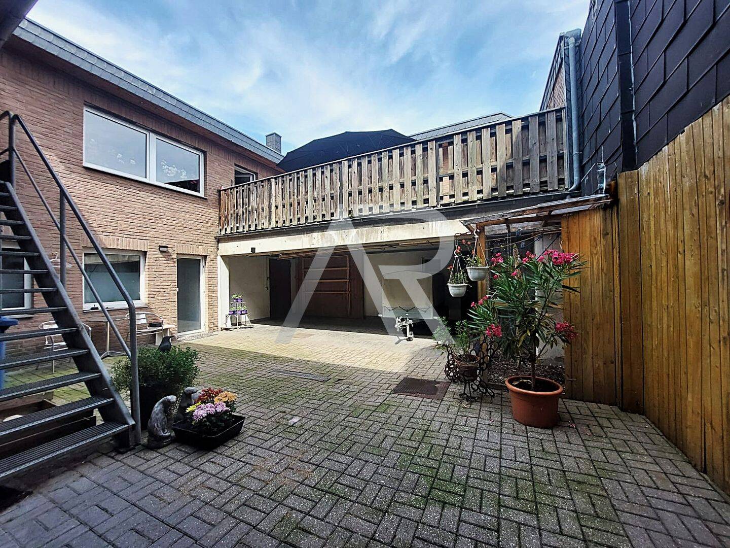 Historisches Zweifamilien-Bauernhaus mit modernem Wohnkomfort und hellen Wohnräumen in Jülich!, 52428 Jülich
