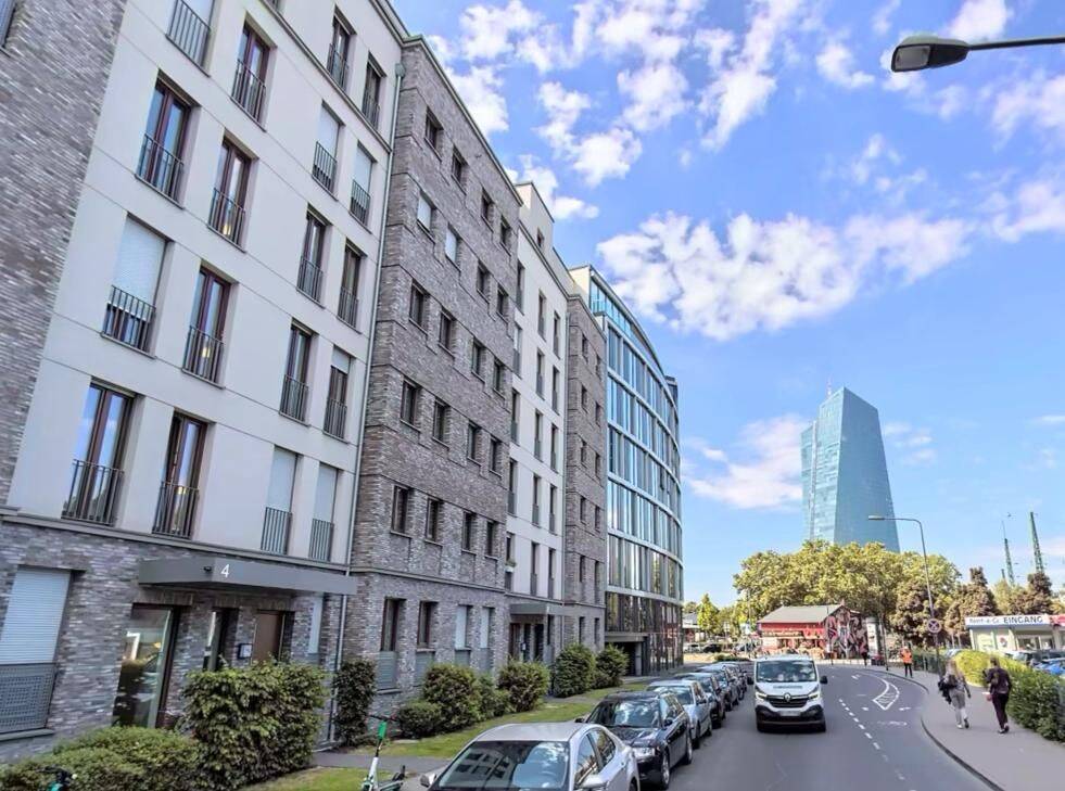 Exklusives Penthouse am Hafenpark mit Skylineblick und höchster Privatsphäre, 60314 Frankfurt am Main (Fechenheim Ostend)