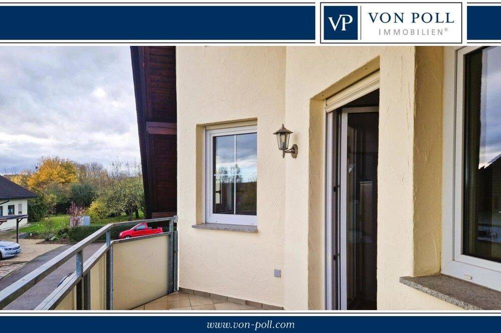 Großzügige Dachgeschosswohnung mit überdachtem Balkon, Einbauküche und Garage, 74585 Rot am See
