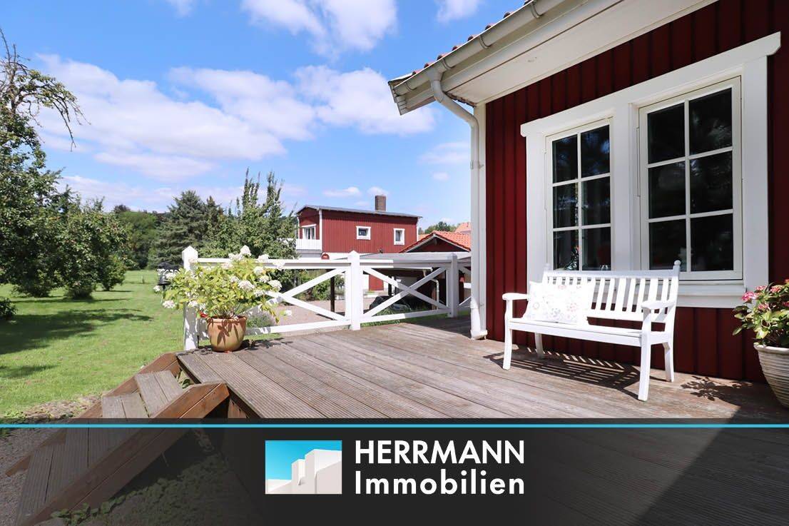 Modernes Schwedenhaus mit angrenzender Halle, 31832 Springe