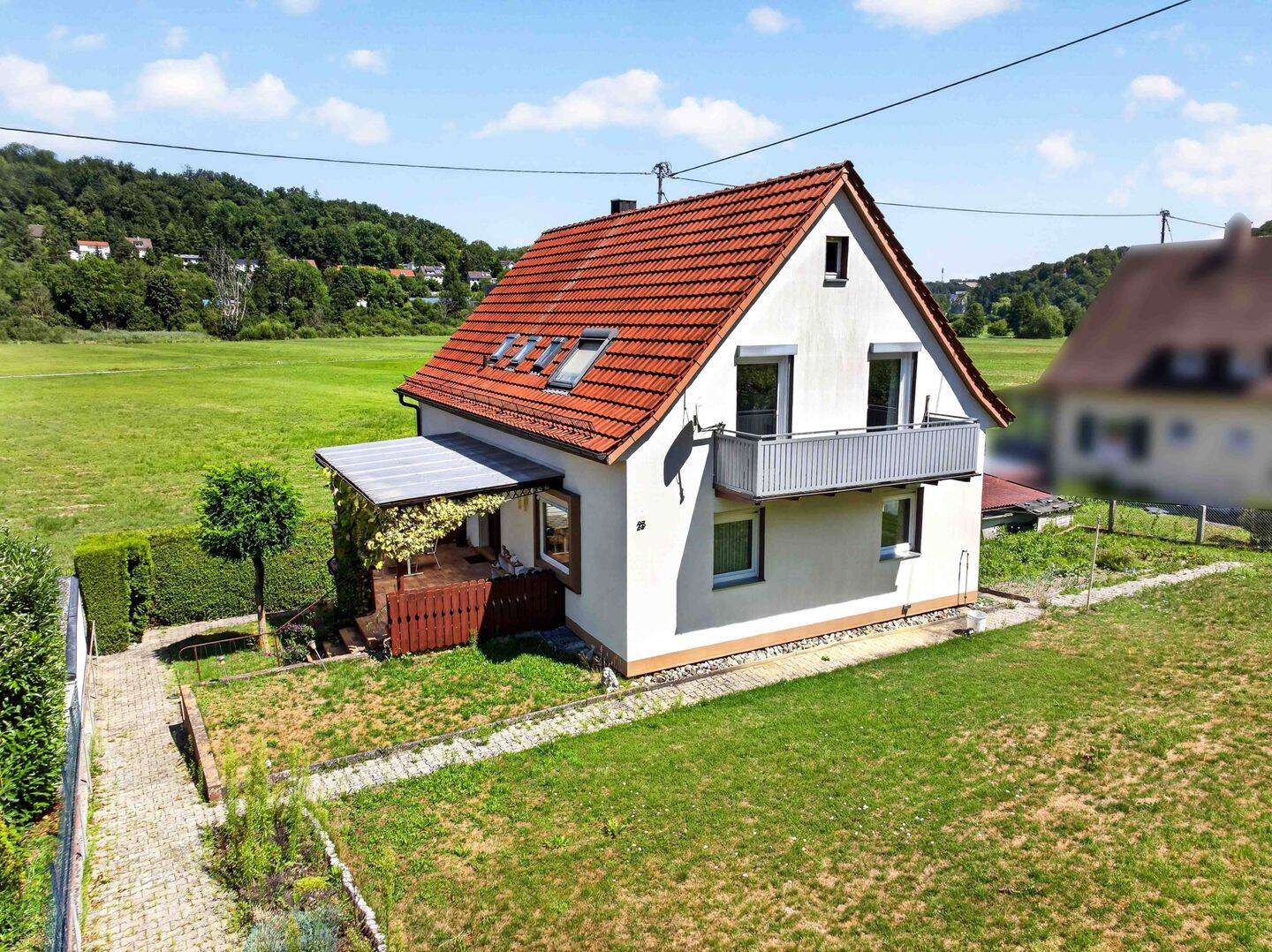 Wohnen zwischen Natur und Stadt – Einfamilienhaus mit Einliegerwohnung in Blaustein/Arnegg, 89134 Blaustein