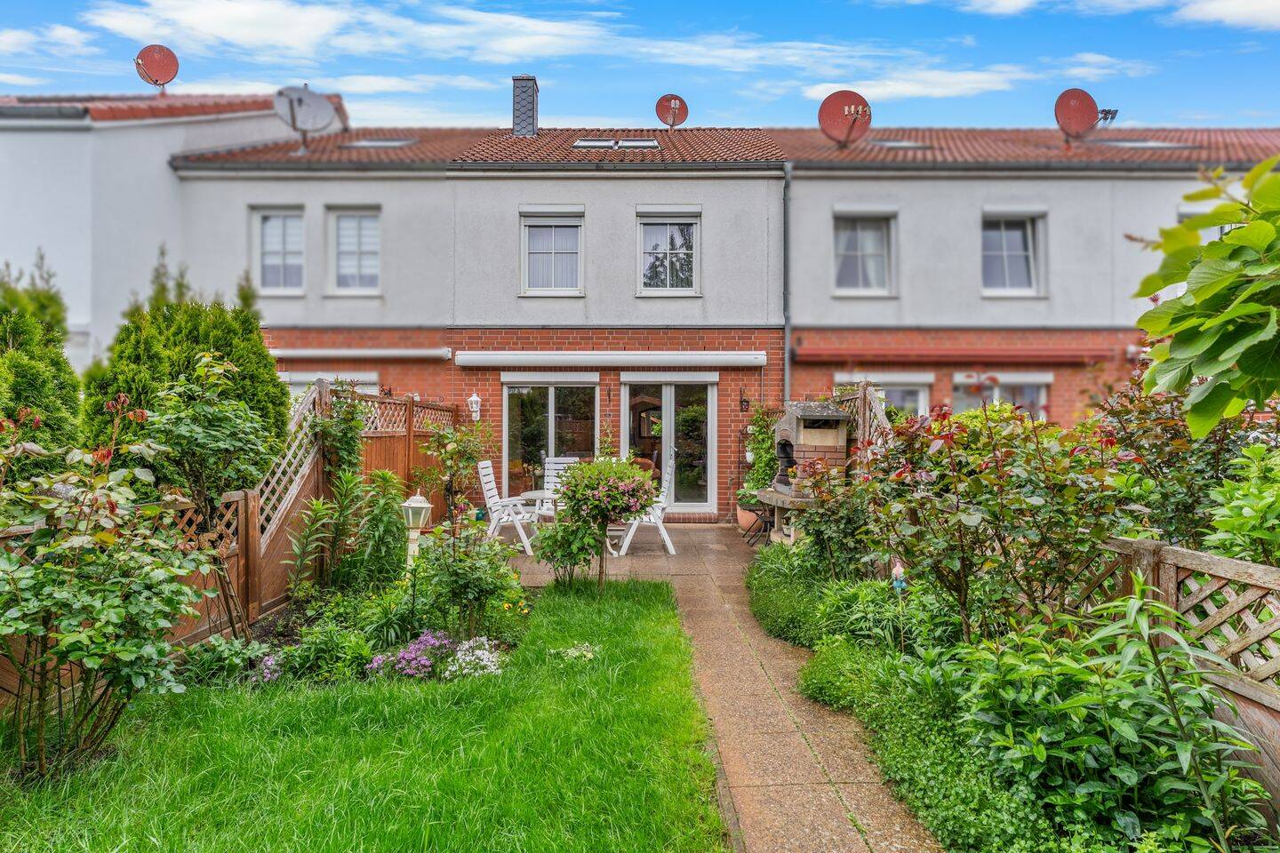 Einziehen und wohlfühlen: Hochwertiges Familienhaus mit Garten und viel Platz, 28277 Bremen (Kattenesch Kattenturm)