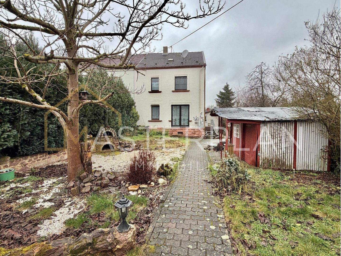 Einfamilienhaus mit großzügigem Grundstück in Hülzweiler, 66773 Schwalbach