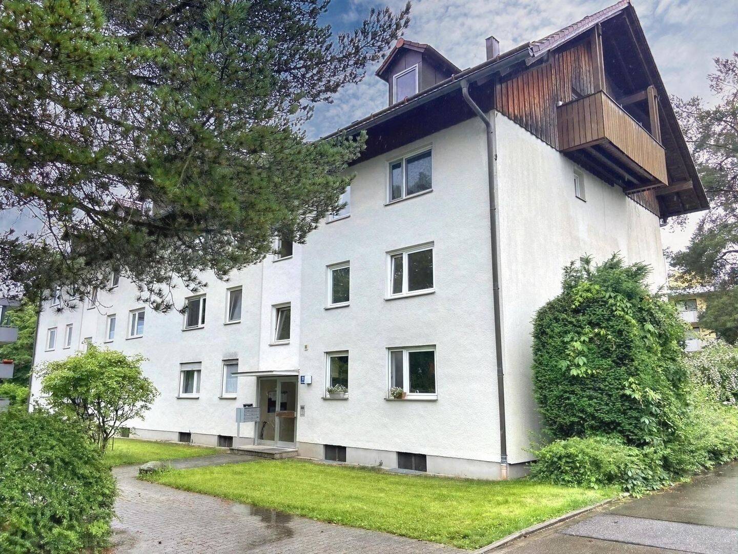Schöne 3 Zimmer Wohnung mit großem Balkon in Ismaning, 85737 Ismaning
