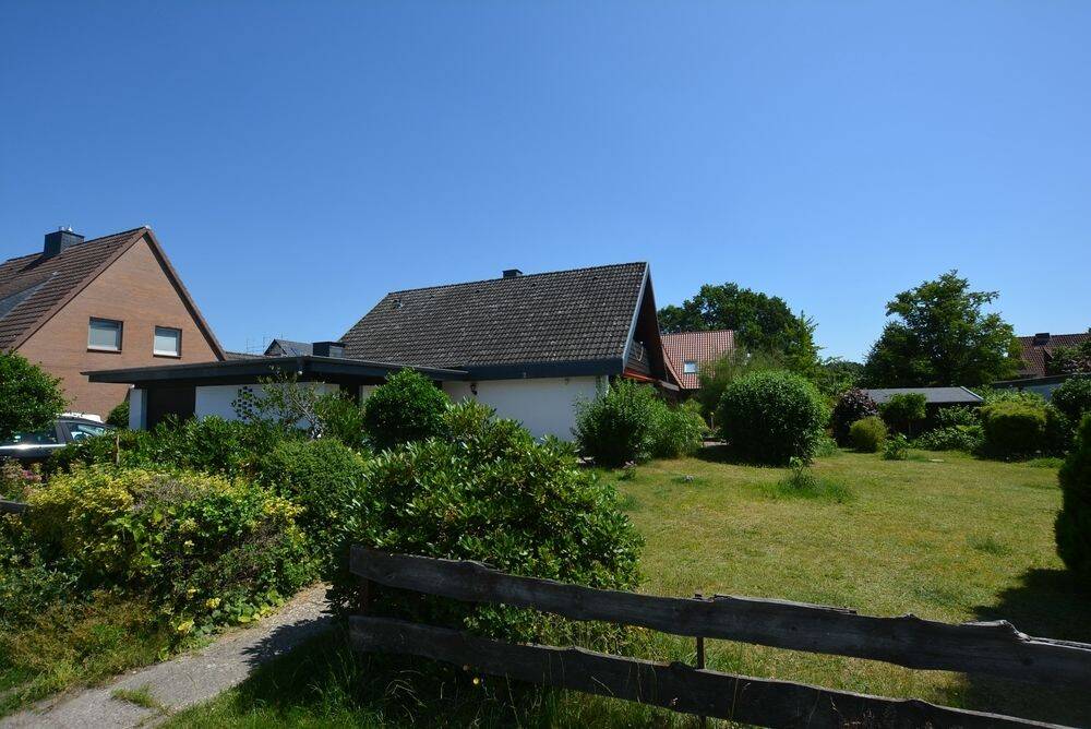Gut geschnittenes Einfamilienhaus mit Garage zum Schickmachen!, 29229 Celle