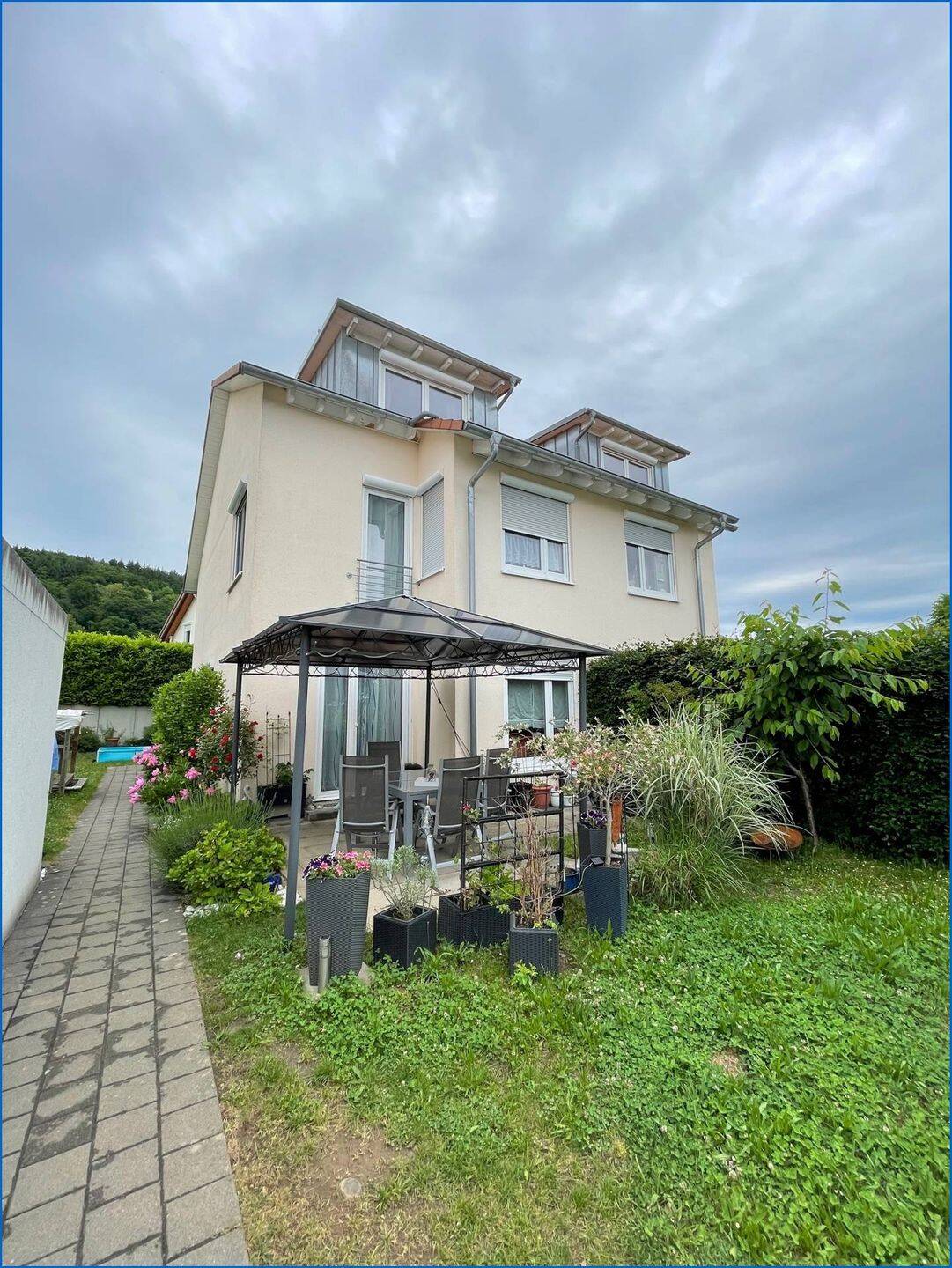 Schöne DHH mit viel Platz und Einzel-Garage in ruhiger Lage – aktuell vermietet!, 78262 Gailingen am Hochrhein