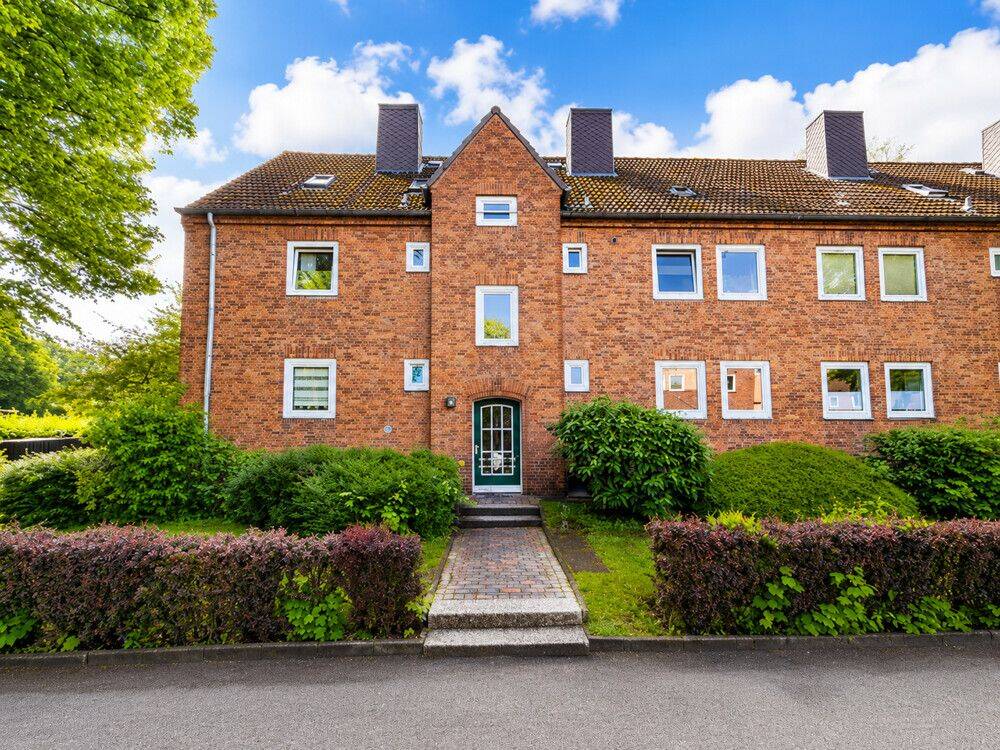 Vermietete 2,5-Zimmer-Erdgeschosswohnung mit Terrasse und direkter Parklage in Kiel-Elmschenhagen, 24146 Kiel (Elmschenhagen-Süd)