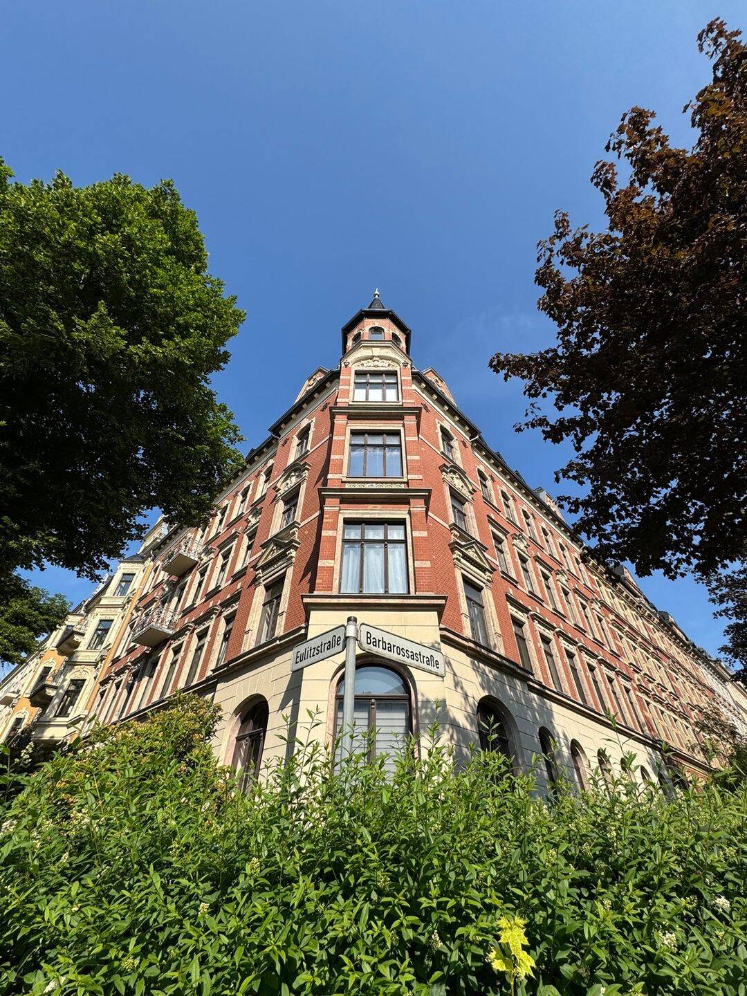 2. OG mit Lift – Balkon an der Küche – nur Wohnzi. straßenseitig! – Chemnitz – Bild 1 von 4