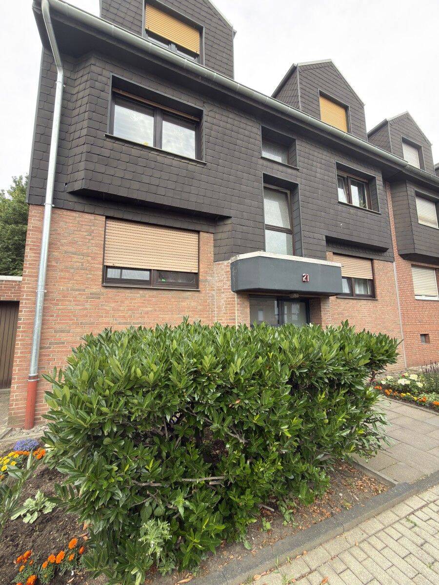 Kompakte Souterrainwohnung mit zeitgemäßem Bad und viel Charme, 46117 Oberhausen