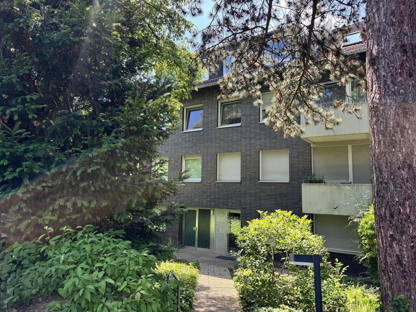 Charmante Dachgeschosswohnung mit Apartment in Kaiserswerth, 40489 Düsseldorf (Angermund Kaiserswerth Kalkum Lohausen Wittlaer)