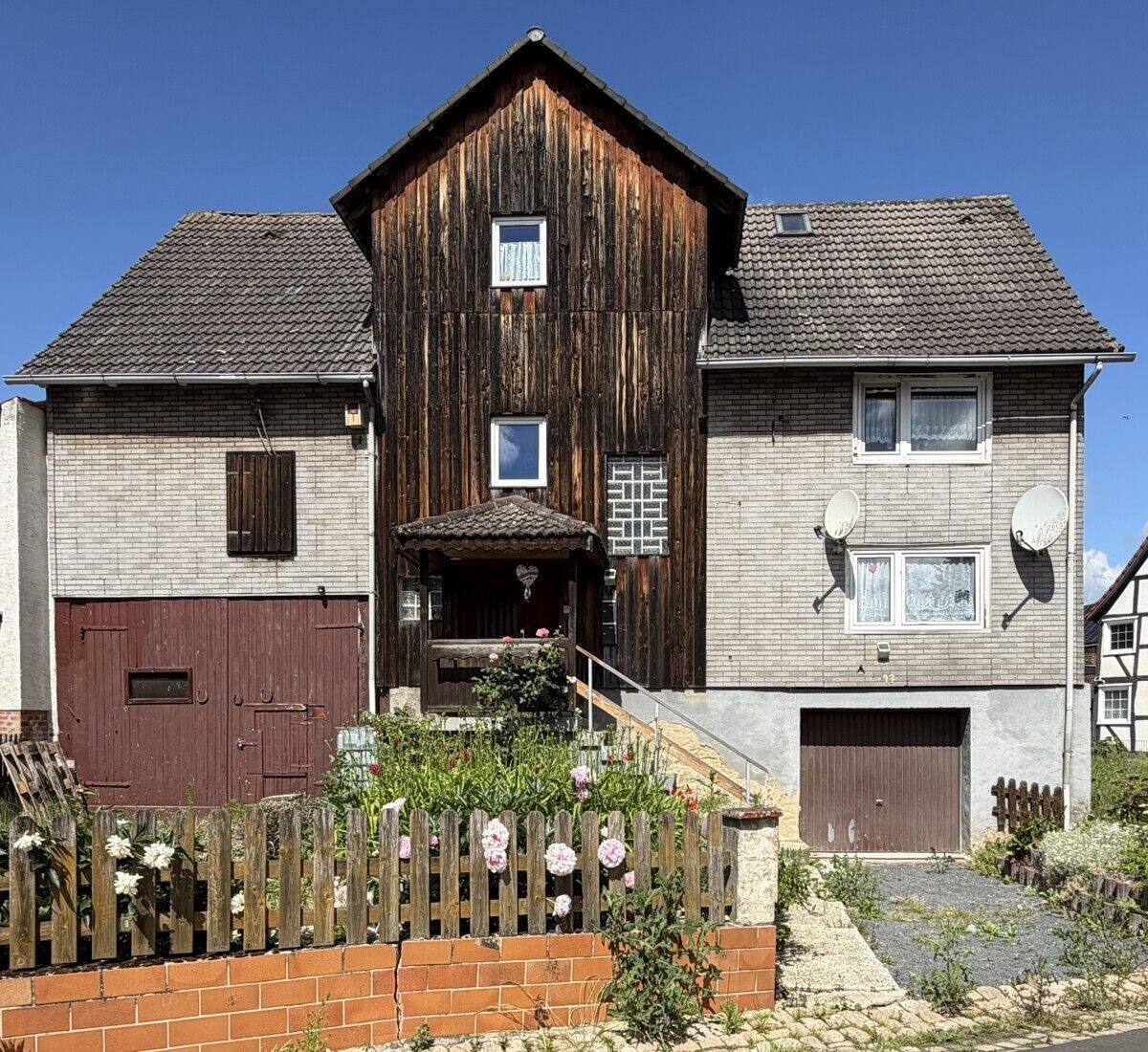 !PROVISIONSFREI! Liebenswertes Einfamilienhaus in Morschen-Binsförth (5-8 Zi.) mit Scheune zu sanieren ++ ruhige Lage ++ Open-House-Besichtigung am 01, 34326 Morschen