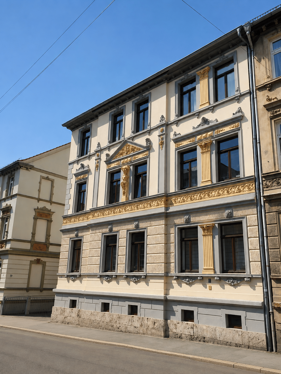 Großzügige 4-Zimmer-Altbauwohnung mit Balkon, Garten und Stellplatz in einem gepflegten Mehrfamilienhaus, 99423 Weimar (Altstadt Innenstadt Nordvorstadt Südstadt Westvorstadt)