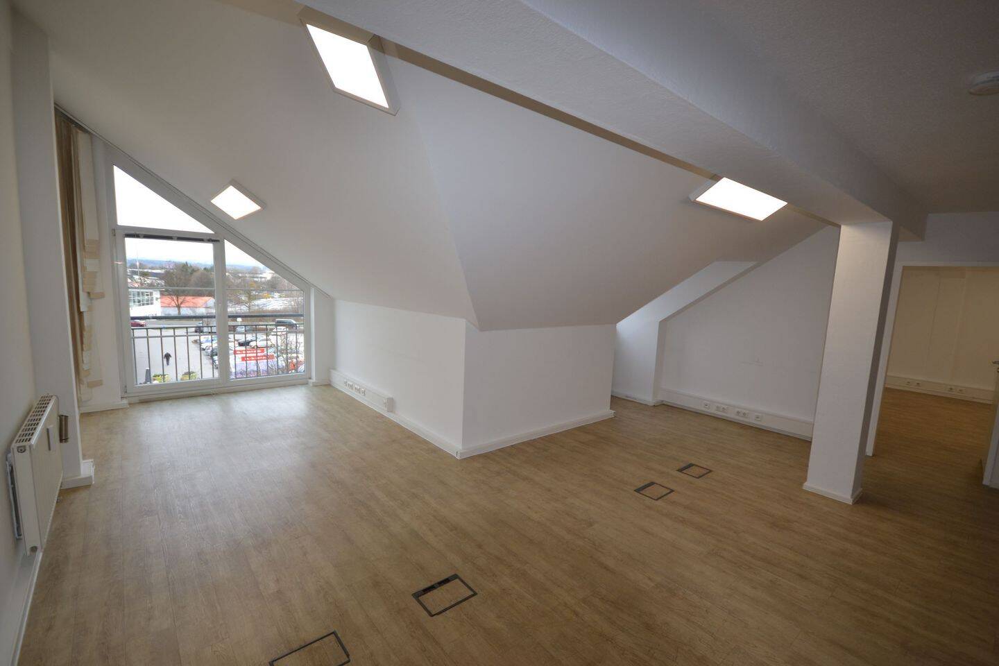 Helle und großzügige 2-Zimmer-Wohnung in Weilheim / auch als Büro nutzbar, 82362 Weilheim i. OB