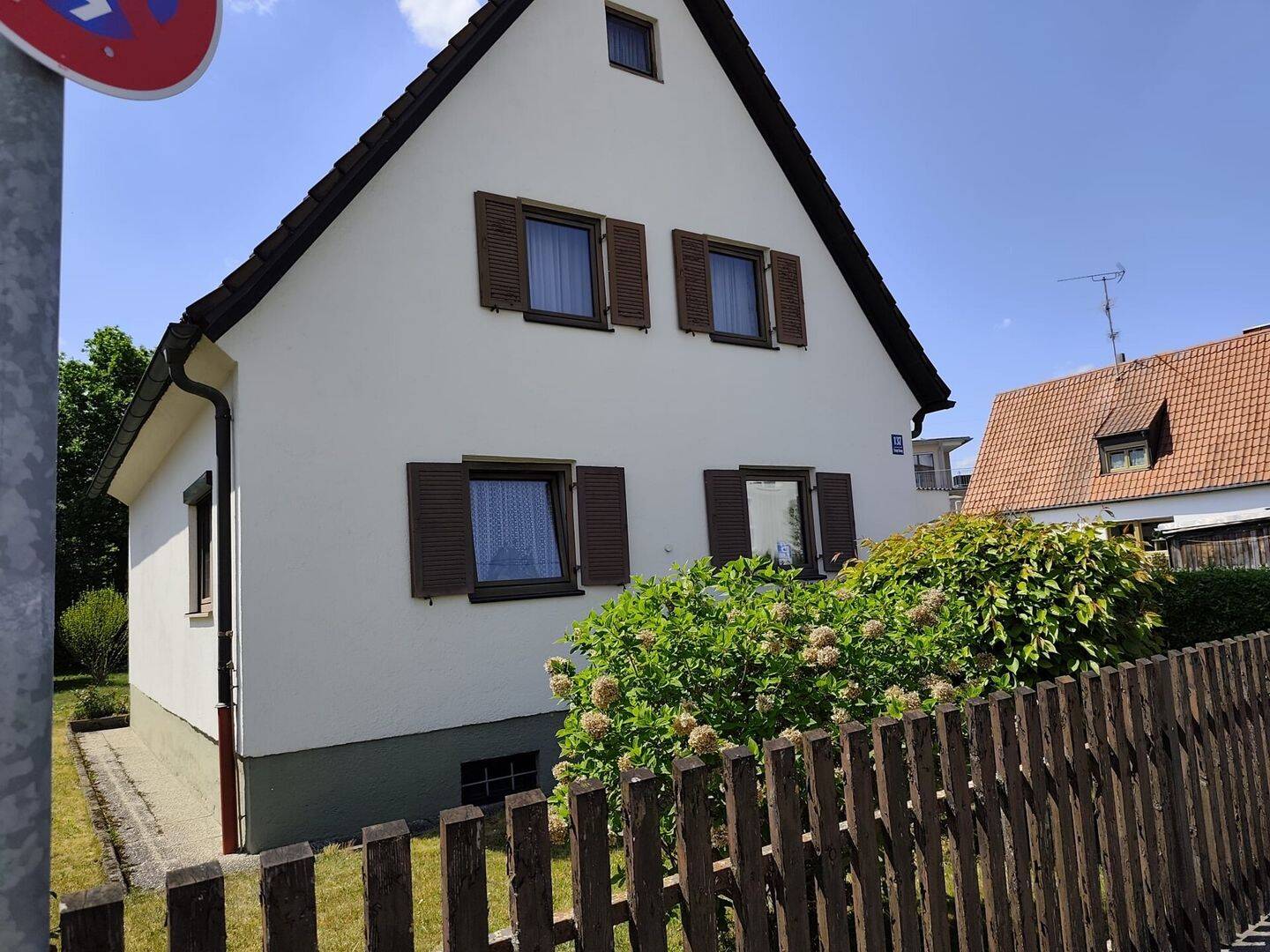 Erbpacht bis 2050: älteres Einfamilienhaus auf großem Grund, 80999 München (Allach-Untermenzing)