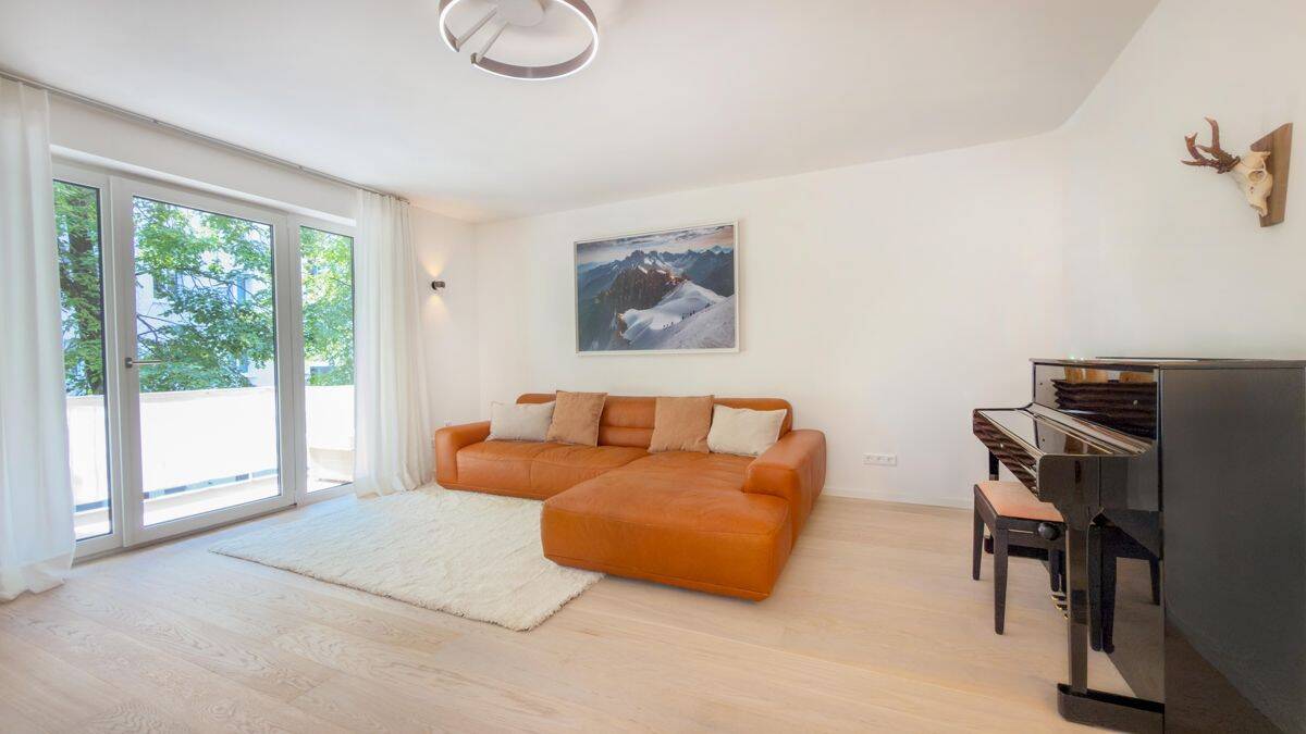 Stilvolle 3-Zimmerwohnung mit schicker Küche und Balkon in begehrter Schwabinger Lage, 80801 München (Schwabing-Freimann Schwabing-West)