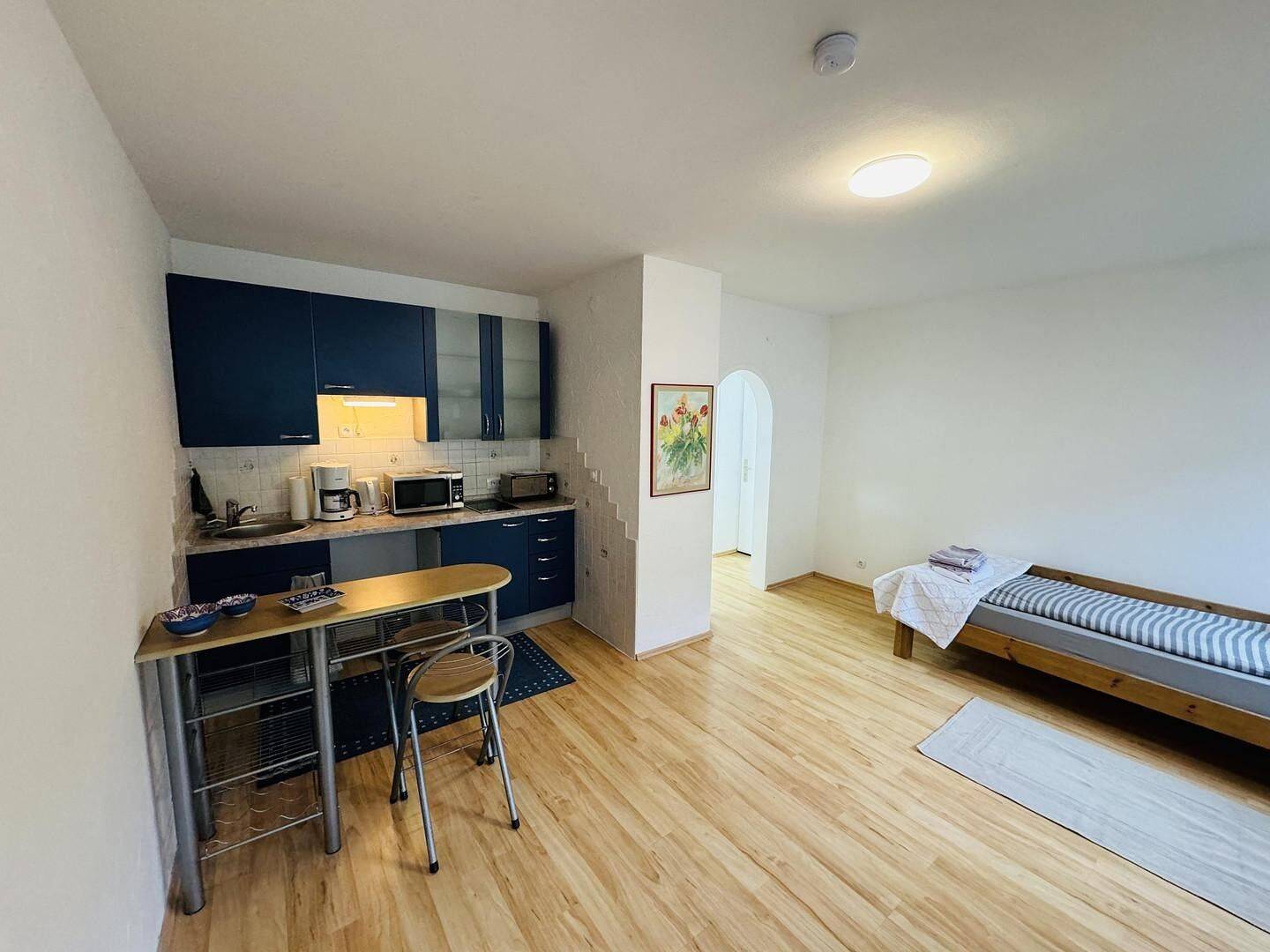 Vollmöbliert & TOP Lage I 1-Zimmer-Wohnung I Sofort Frei, 90765 Fürth