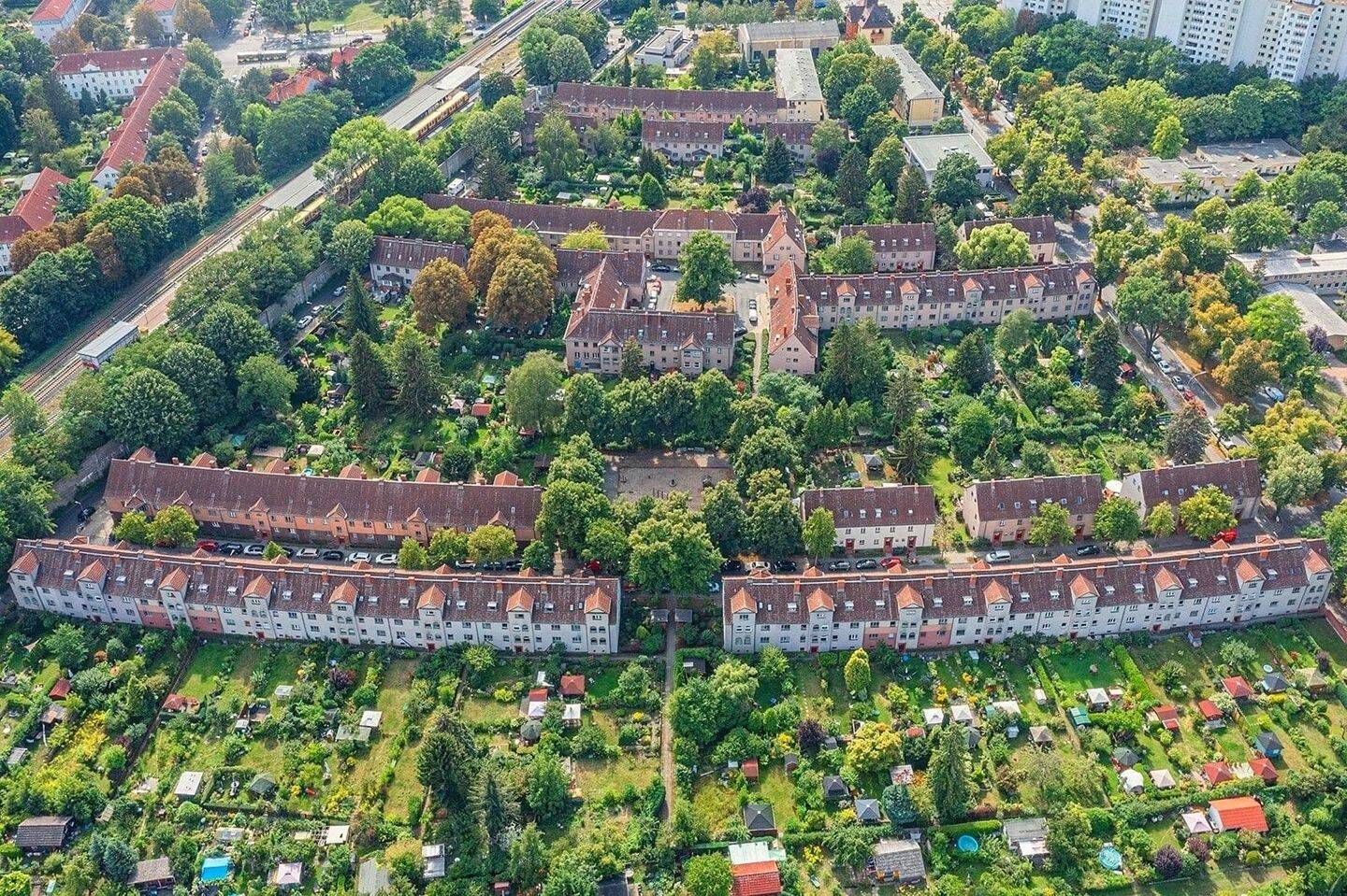 Bezugsfreie charmante 2,5-Zimmer-Wohnung mit Gartenidyll in der denkmalgeschützten Dammwegsiedlung, 12057 Berlin (Neukölln)