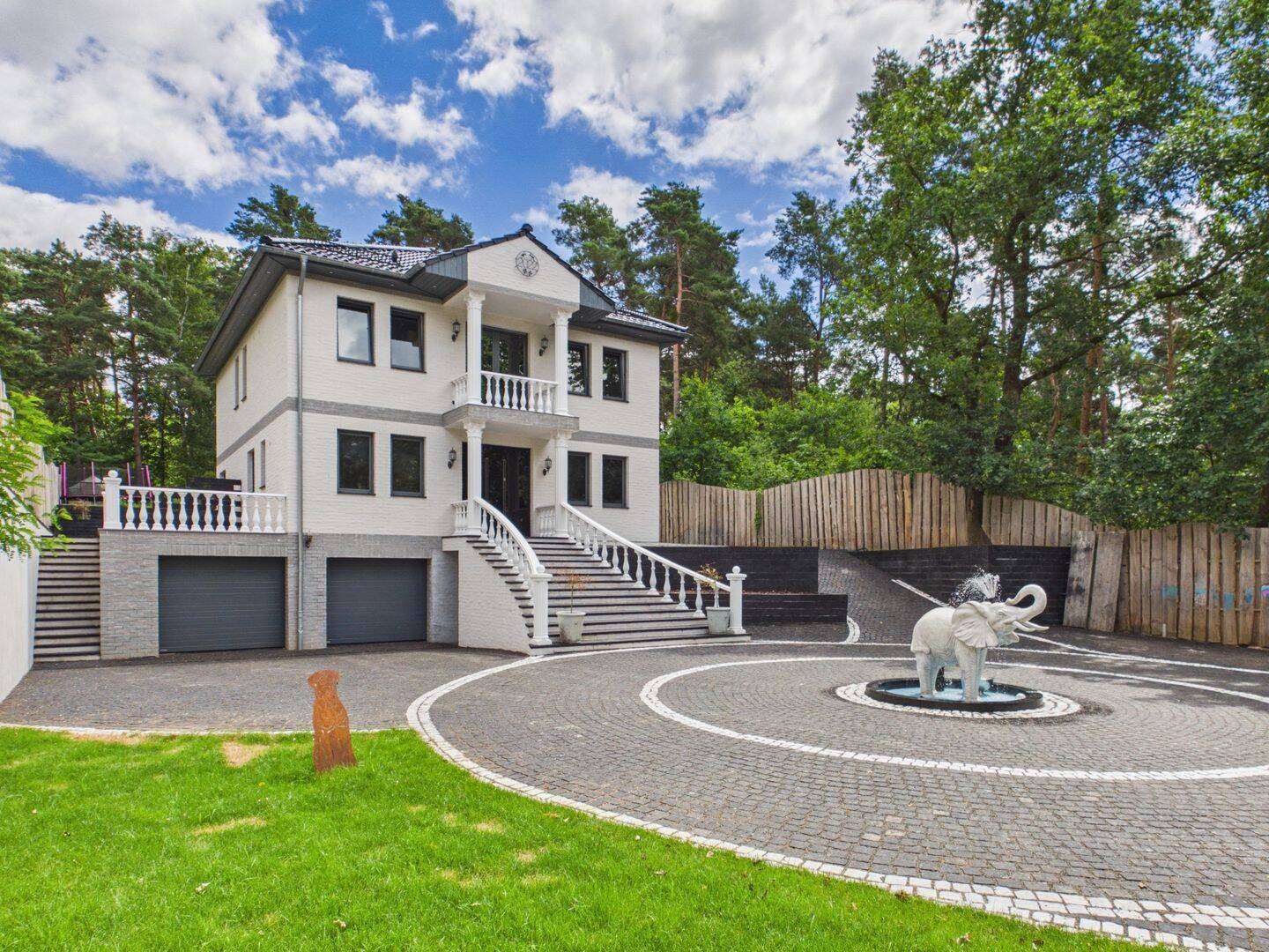 Spaciousness. Privacy. Quality of life – An exceptional estate on Kolberg, 15754 Heidesee