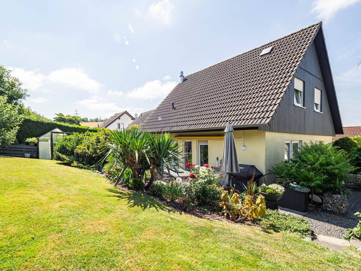 Modernes Einfamilienhaus mit schönem Garten in Arnsberg-Müschede!, 59757 Arnsberg