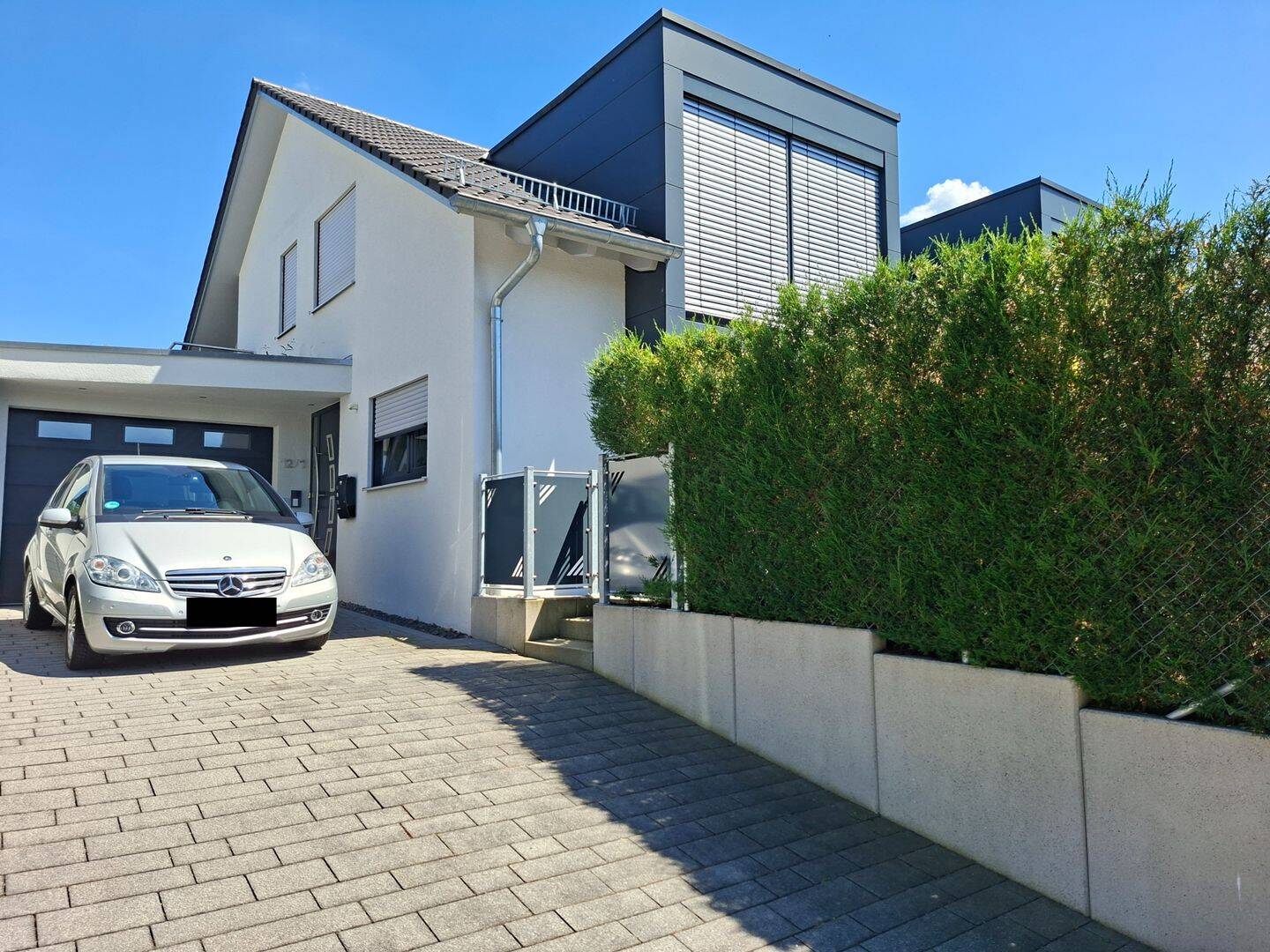 Ruhige Kinderfreundliche Anliegerstraße-DHH mit Garten-Garage und 2 Terrassen…!!, 72555 Metzingen