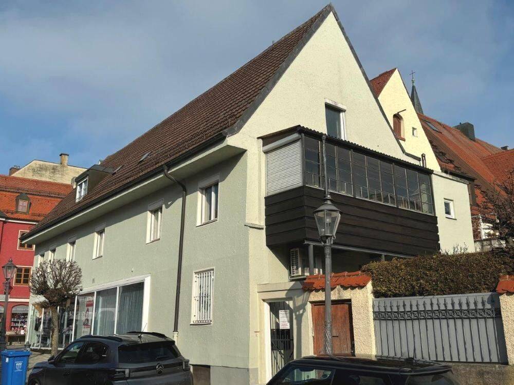 Renovierungsbedürftiges Altstadthaus (Wohn- und Geschäftshaus) in 1 a Lage, 86316 Friedberg