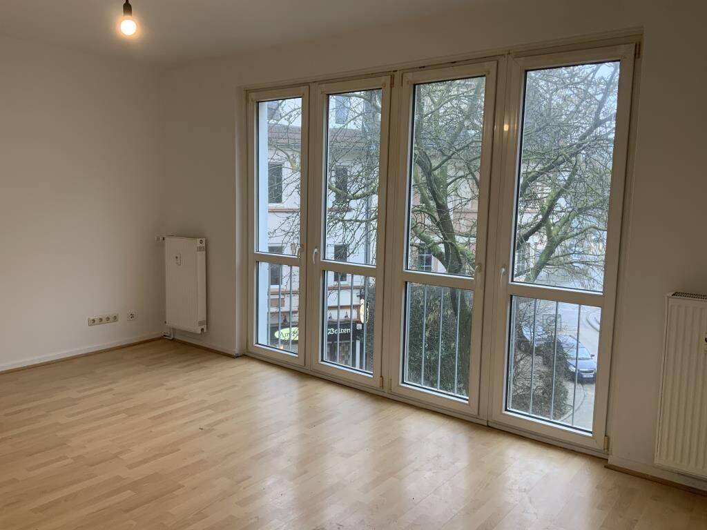 Lichtdurchflutete 2-Raumwohnung am Frohnhauser Markt, 45145 Essen (Frohnhausen Holsterhausen)