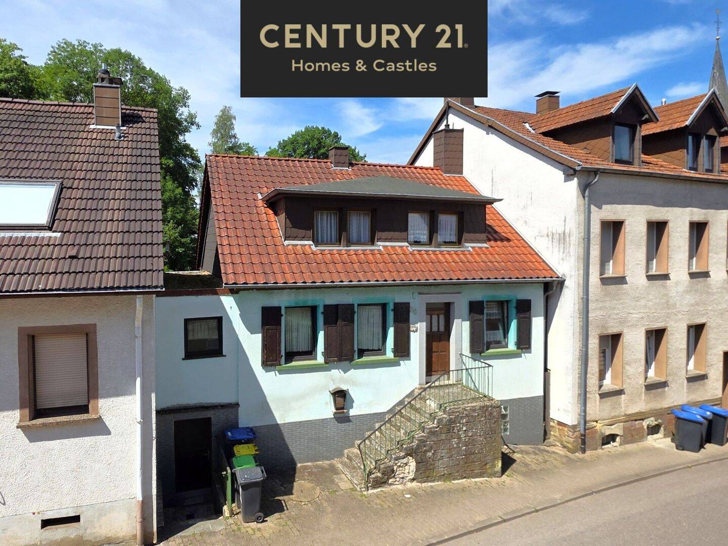 Charmantes beidseitig angebautes Einfamilienhaus mit großem Garten in ruhiger Lage von Sulzbach, 66280 Sulzbach/Saar