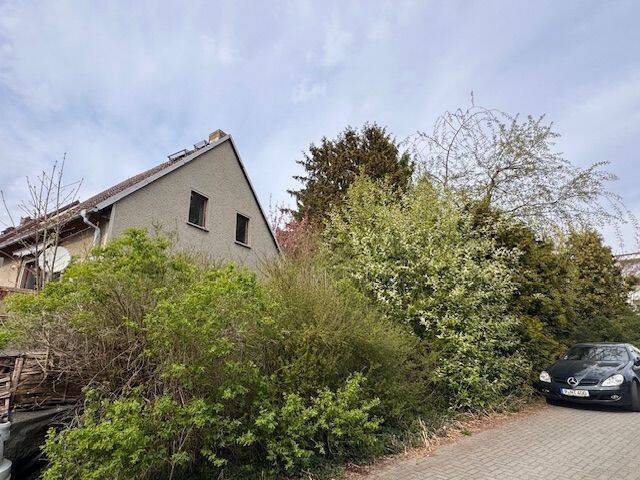 Doppelhaushälfte in Fahrland – Sanierungsobjekt mit viel Potenzial für Ihre Wünsche, 14476 Potsdam