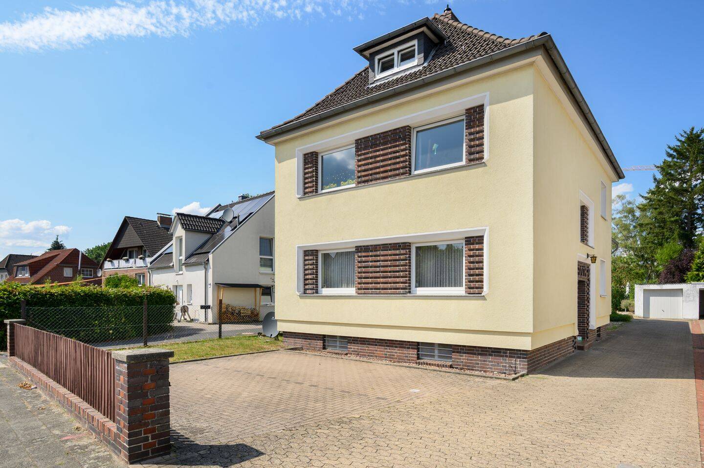 Langenhagen-Godshorn. Charmantes MFH im klassischen Kaffemühlenstil mit Anbau und ca.580 m² Grundstück, 30855 Langenhagen