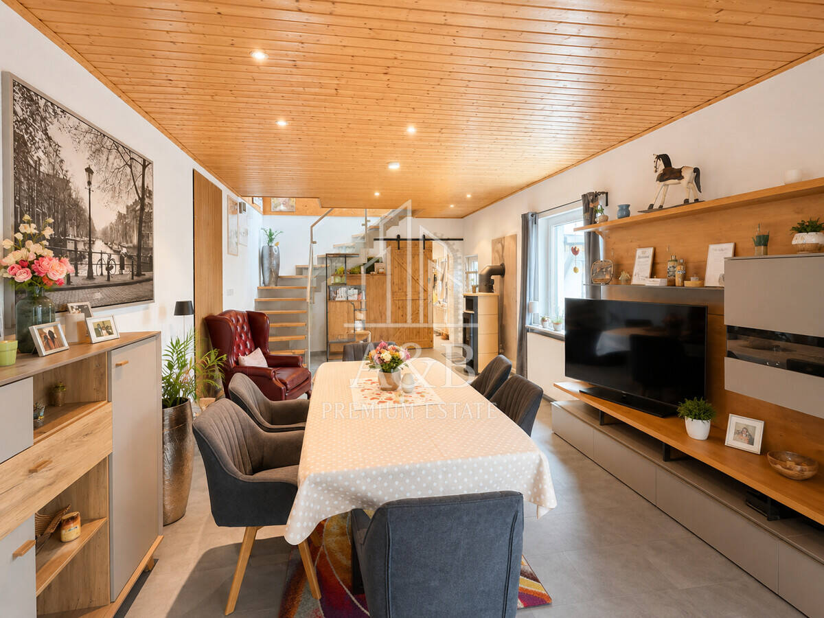 ** Generationenwohnen neu gedacht – Modernisiertes Anwesen mit Poolanlage **, 67454 Haßloch