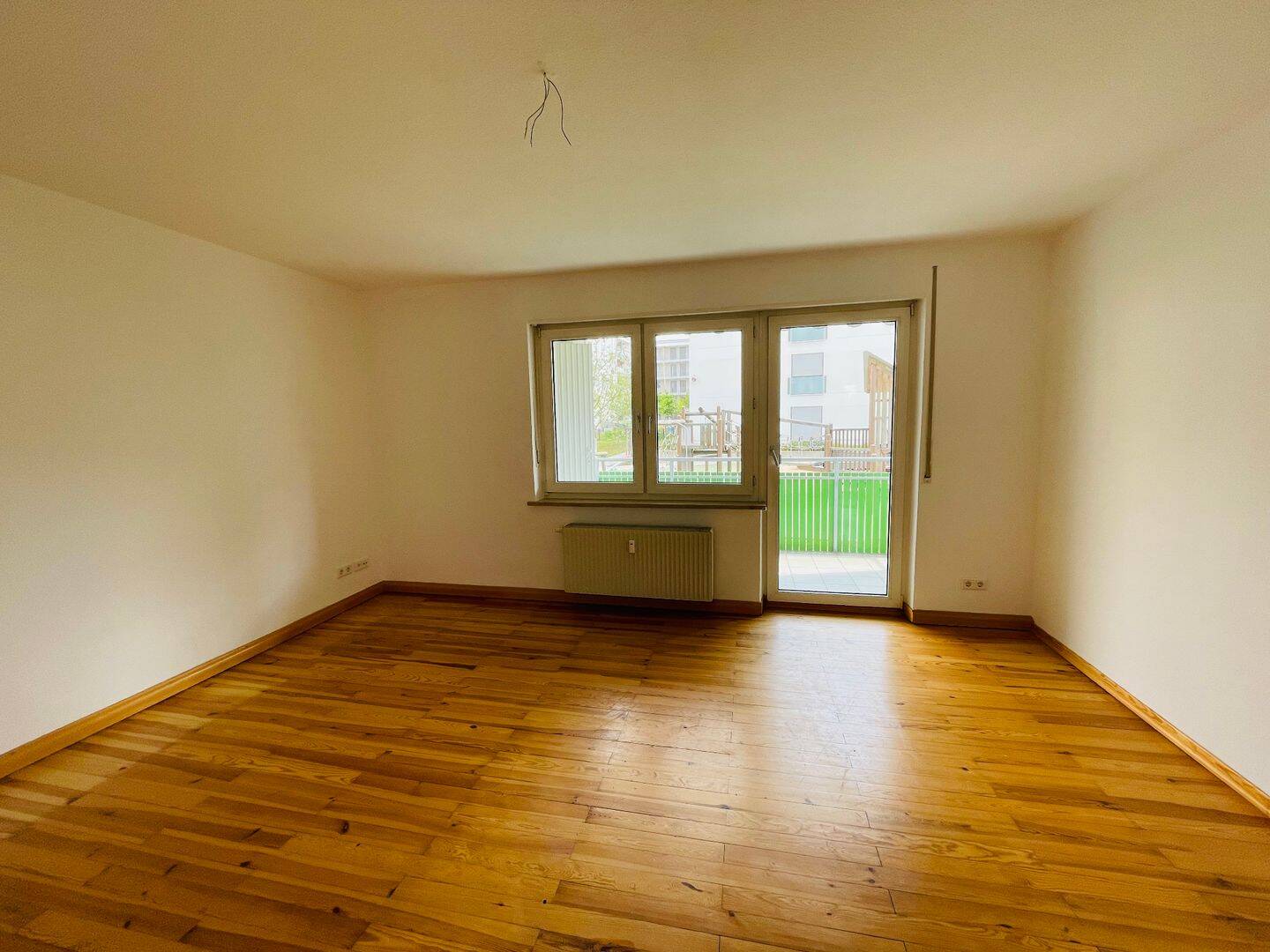 Helle 2-Zimmer-Wohnung in guter Lage in Erlangen, 91052 Erlangen (Anger Erlangen-Ost Erlangen-Süd Innenstadt)