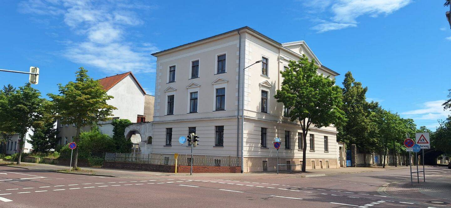 Repräsentatives Denkmalobjekt in Bahnhofsnähe in Köthen, 6366 Köthen (Anhalt)