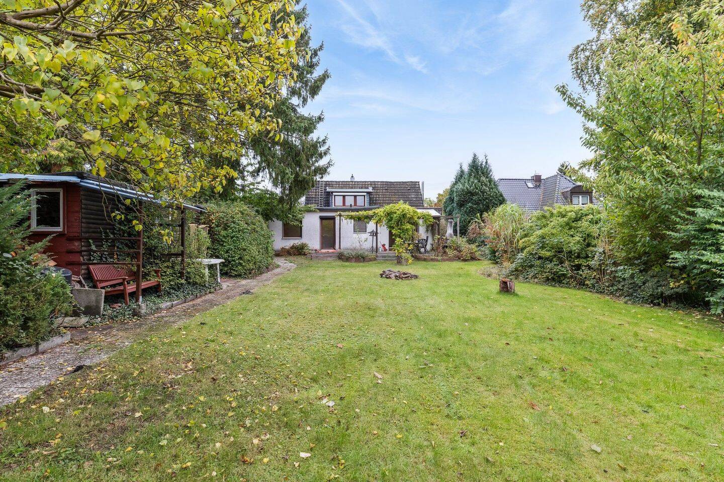Einfamilienhaus mit Geschichte und Potenzial – auf Erbpachtgrundstück in ruhiger Lage, 22549 Hamburg (Altona Bahrenfeld Lurup Osdorf)