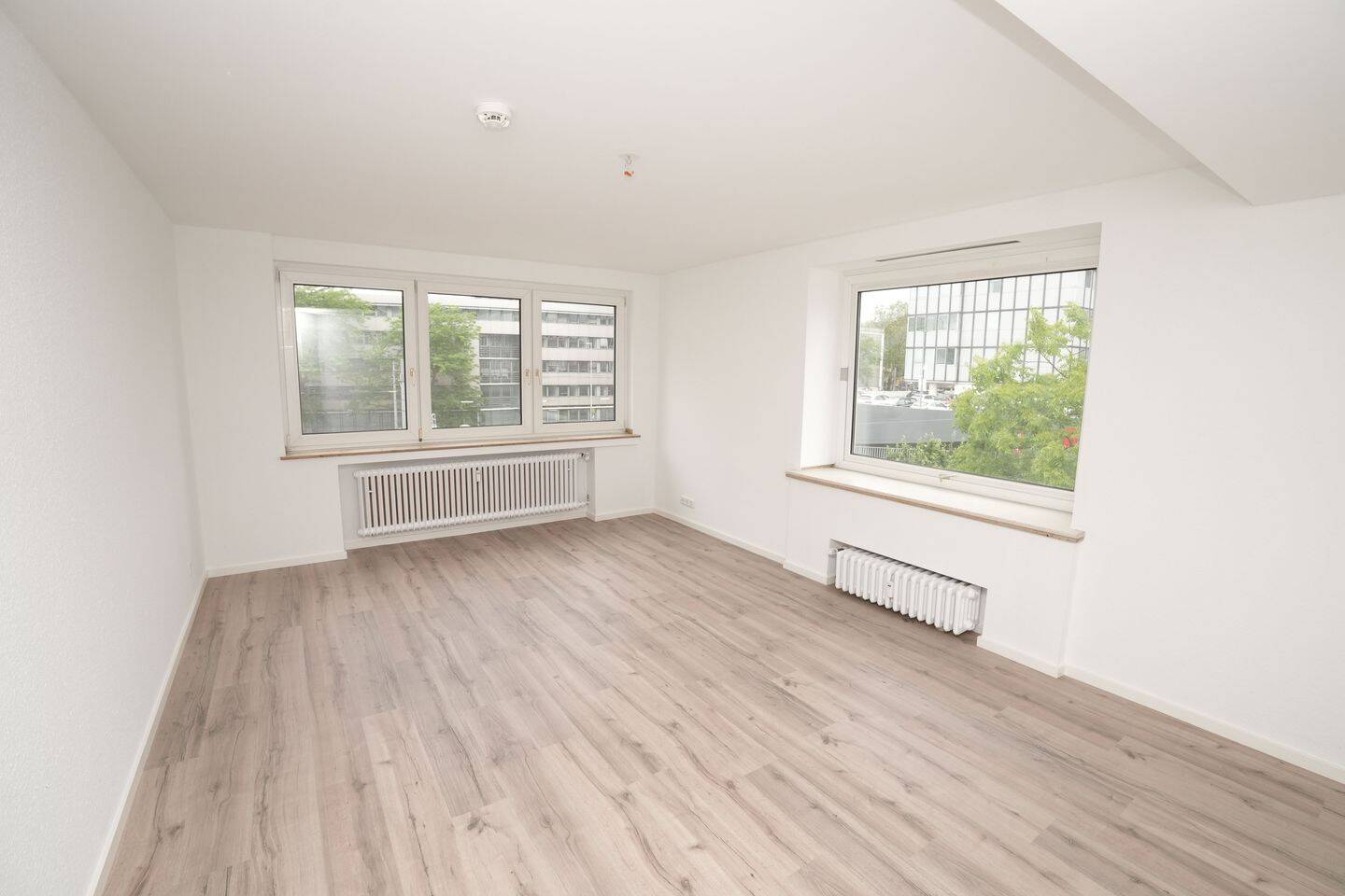 Helle, frisch renovierte 3-Zimmer-Wohnung mit Balkon, 50677 Köln (Innenstadt-Süd Altstadt-Süd Neustadt-Süd)