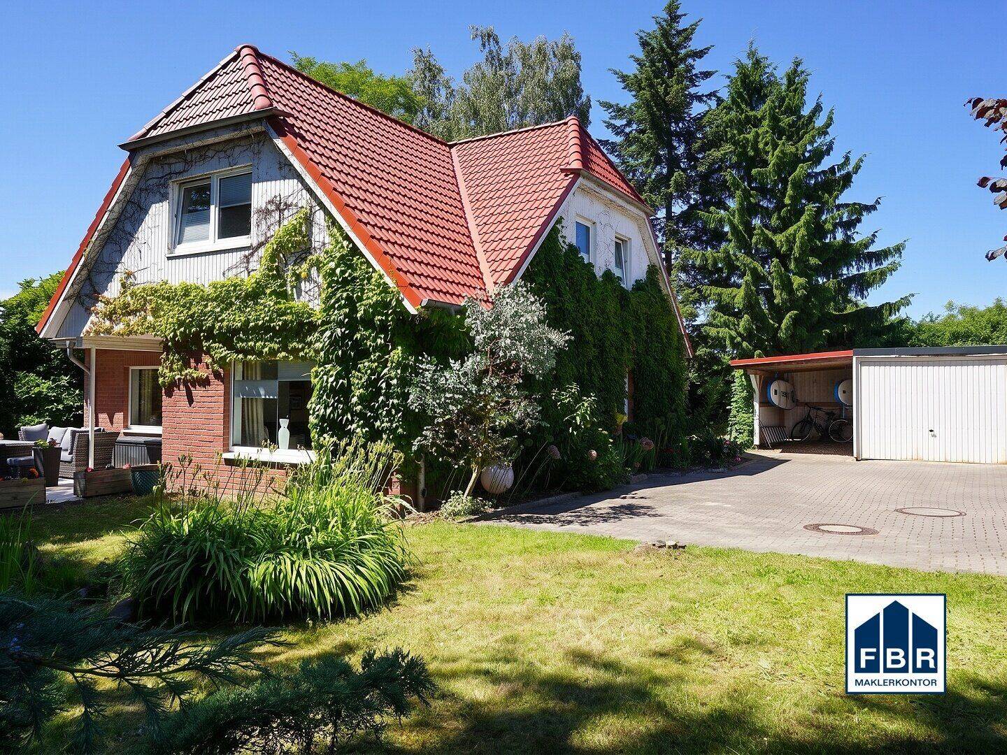 Viel Platz im Grünen – mit Kamin, Südterrasse und Gartenteich, 19071 Dalberg-Wendelstorf
