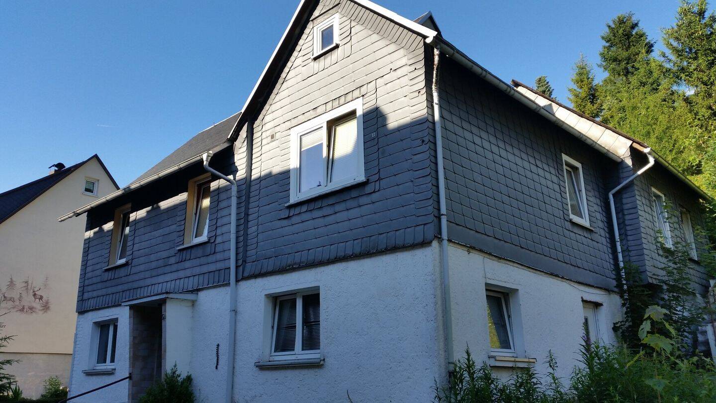 Einfamilienhaus in Suhl + Kiefer Waldgrundstück 1270m², 98528 Suhl (Schmiedefeld)